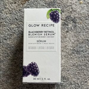 Glow Recipe Blackberry Retinol Blemish Serum - White and Purple